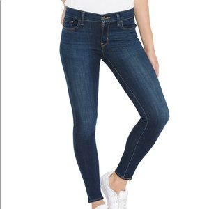 NEW Levi skinny jeans, style 710